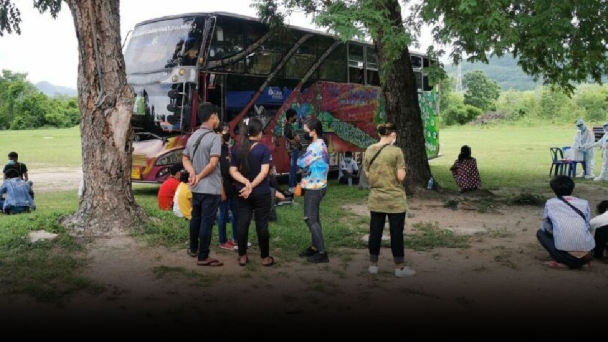 ไม่รอด! สั่งเด้ง ผกก.สามร้อยยอด ปมปล่อยแรงงานเมียนมานั่งรถทัวร์ผ่าน ไม่รอด! สั่งเด้ง ผกก.สามร้อยยอด ปมปล่อยแรงงานเมียนมานั่งรถทัวร์ผ่าน