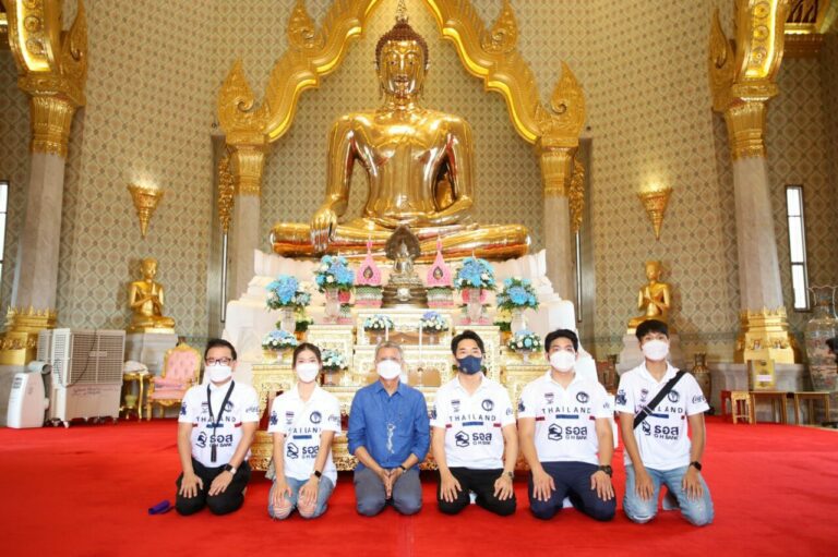 ทีมเทควันโดไทยเข้ากราบสมเด็จฯธงชัย พร้อมรับมอบชื่อไทยให้โค้ชเช