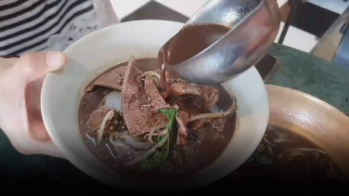 "ท่าช้างคาเฟ่" ฮึดสู้เปิดขายก๋วยเตี๋ยวเรือฝ่าวิกฤติโควิด