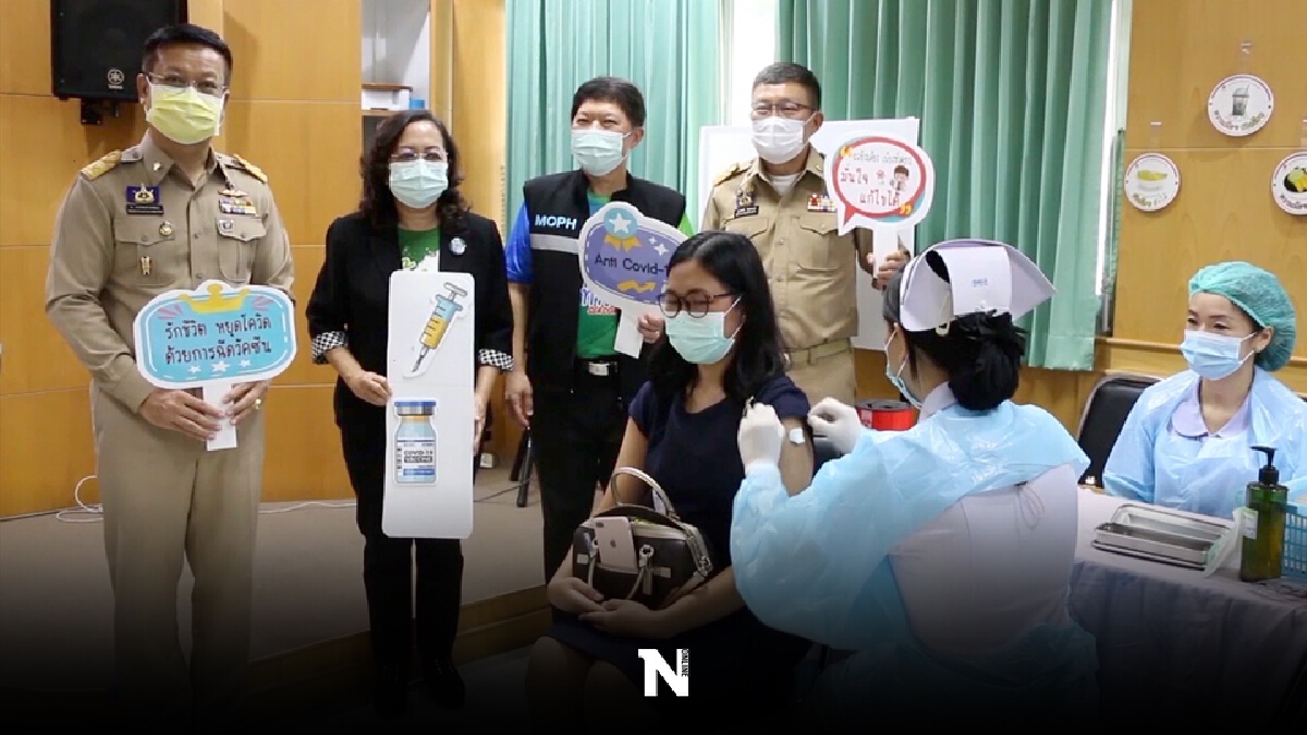 บุคลากรทางการแพทย์เตรียมบูสวัคซีนเข็ม3