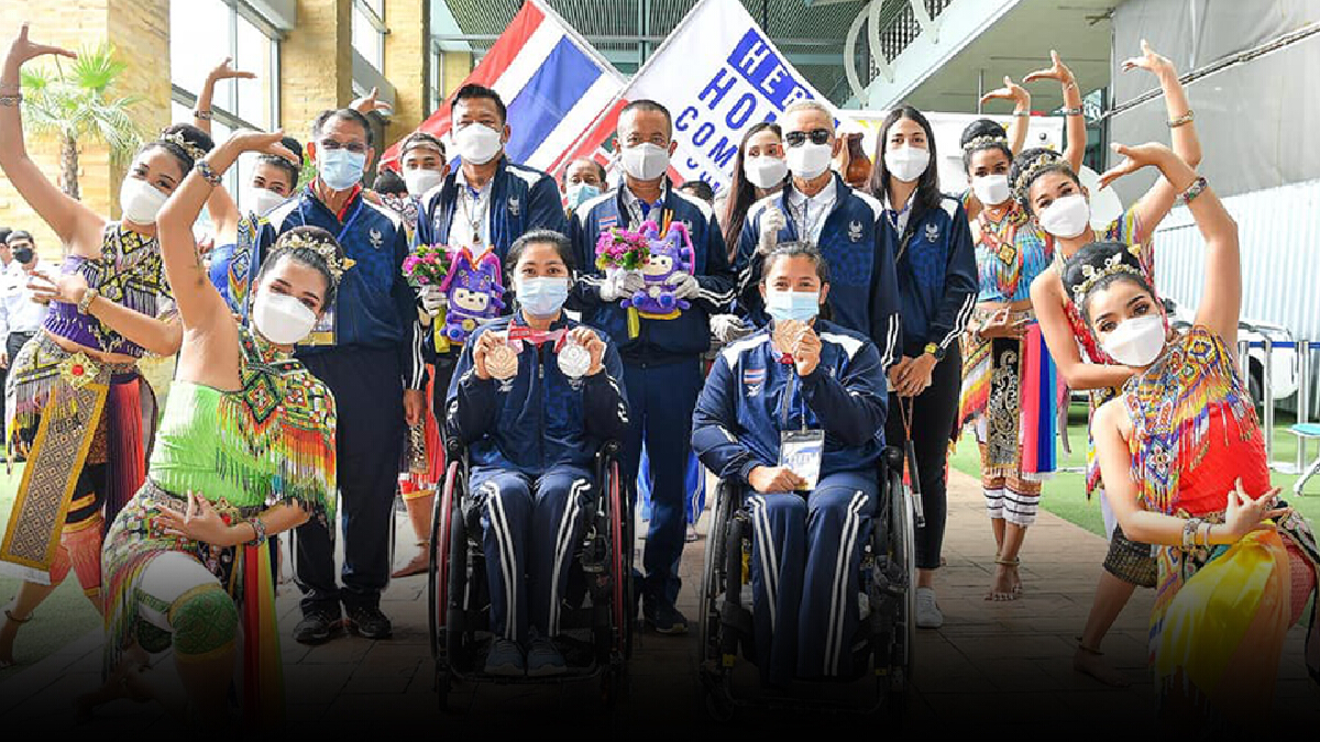 ฮีโร่พาราลิมปิกชุดสุดท้ายกลับถึงไทยแล้ว ฮีโร่พาราลิมปิกชุดสุดท้ายกลับถึงไทยแล้ว