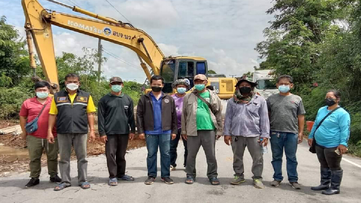 อบจ.ตั้ง 36 ศูนย์ ช่วยเหลือผู้ประสพอุทกภัยน้ำท่วมทำถนนขาด อบจ.ตั้ง 36 ศูนย์ ช่วยเหลือผู้ประสพอุทกภัยน้ำท่วมทำถนนขาด