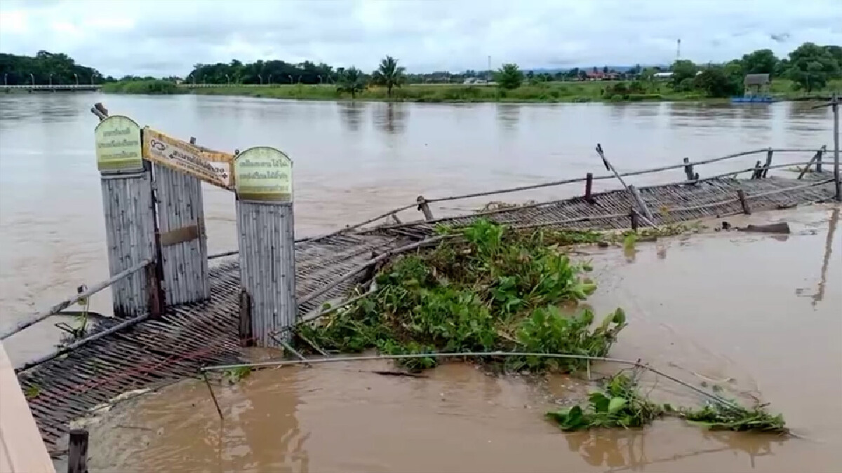 ฝนถล่มระลอกสองน้ำท่วมถนนสายตาก-ลำปาง ฝนถล่มระลอกสองน้ำท่วมถนนสายตาก-ลำปาง