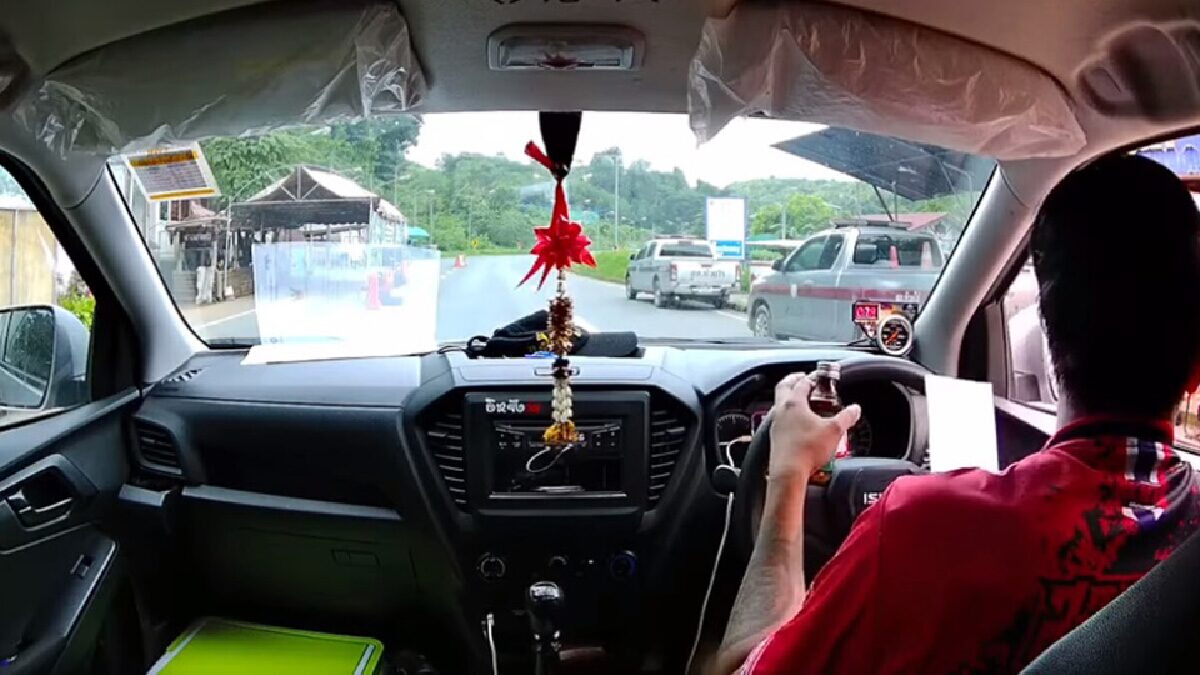 เพจดังโพสต์คลิปแฉ ตร. ขอค่าดูแลด่าน-ช่วยค่ากาแฟ ลั่นปกติทำประจำ เพจดังโพสต์คลิปแฉ ตร. ขอค่าดูแลด่าน-ช่วยค่ากาแฟ ลั่นปกติทำประจำ