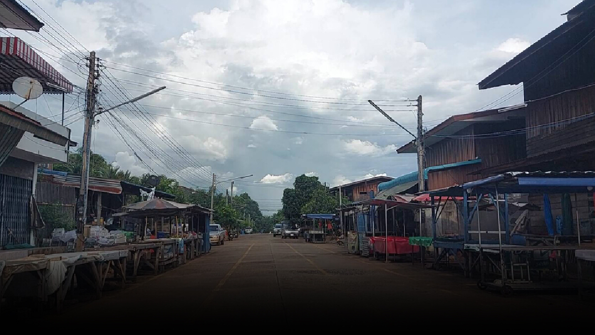 ปิดตลาดโนนสมบูรณ์หลังแม่ค้าติดเชื้อจากคลัสเตอร์งานศพ ปิดตลาดโนนสมบูรณ์หลังแม่ค้าติดเชื้อจากคลัสเตอร์งานศพ