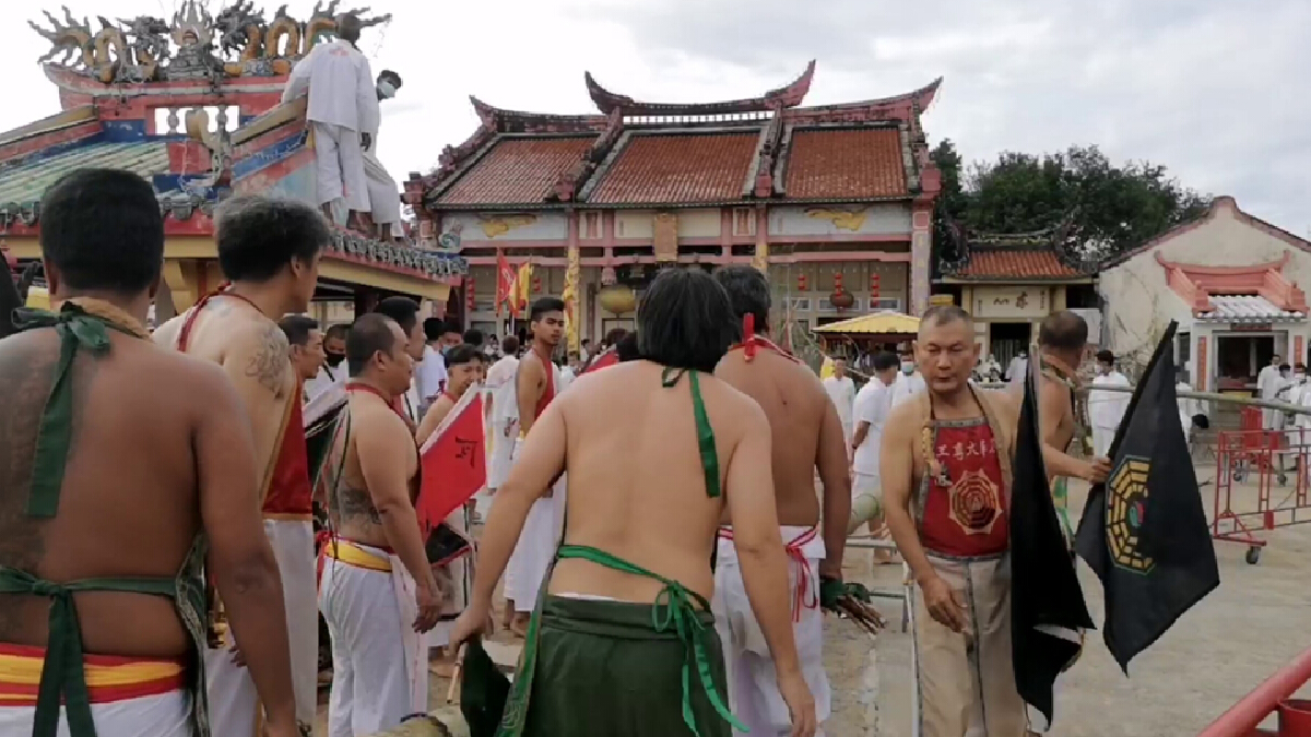 ตรังคุมเข้ม เทศกาลกินเจ จัดวัคซีนให้นร.พร้อมเปิดเรียนเทอม 2