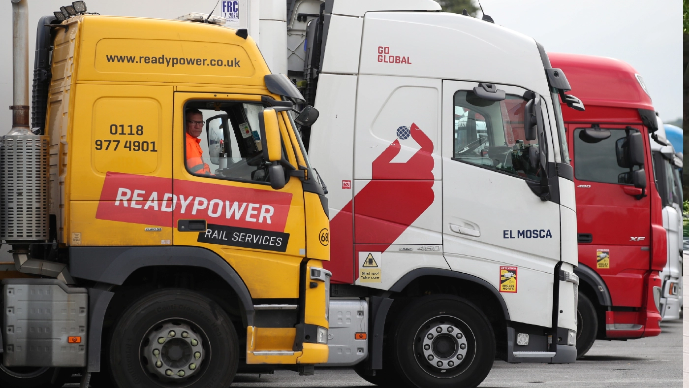 อังกฤษต้องการคนขับรถสิบล้อต่างชาติเร่งด่วน รัฐบาลพร้อมให้วีซ่า