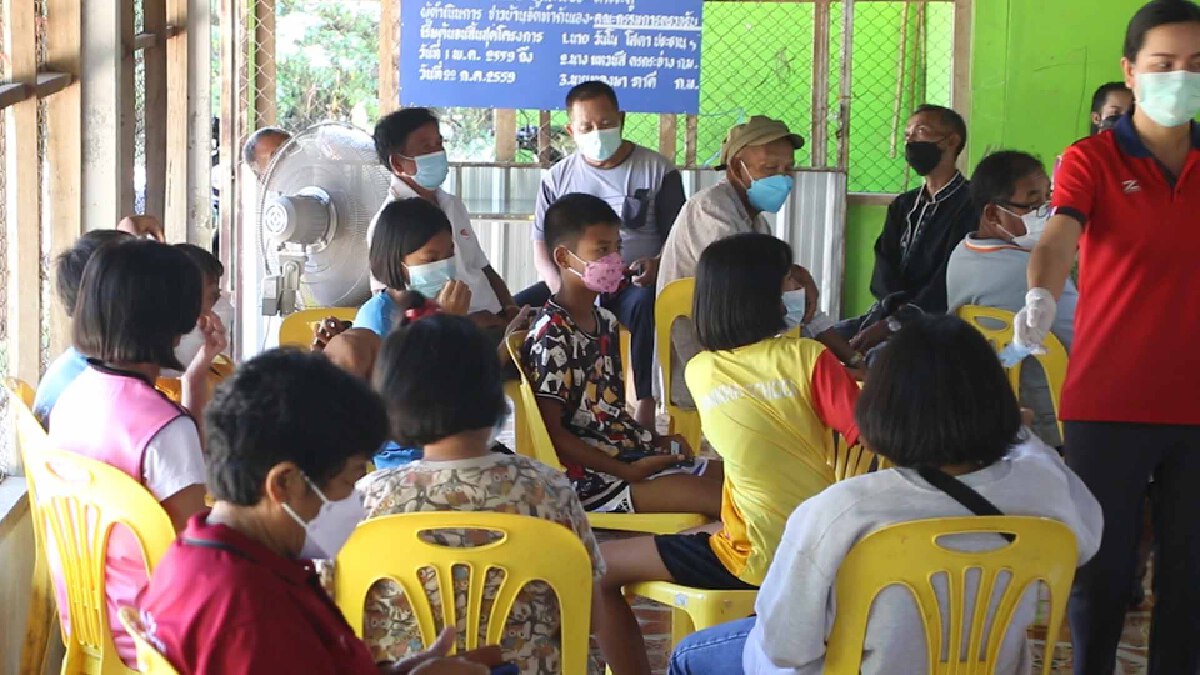 เร่งตรวจหาเชื้อคลัสเตอร์รพ.มุกดาหารหลังมีผู้ป่วย 22 ราย เร่งตรวจหาเชื้อคลัสเตอร์รพ.มุกดาหารหลังมีผู้ป่วย 22 ราย