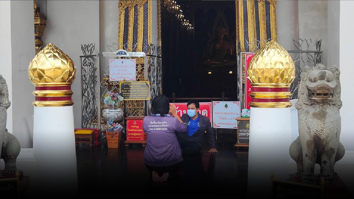 "วัดใหญ่"เปิดให้เข้าสักการะพระพุทธชินราชหน้าวิหารเป็นวันแรก