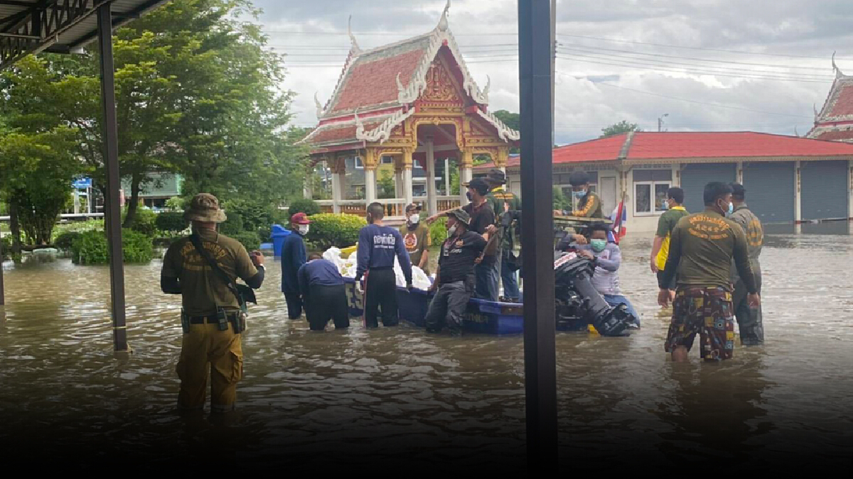 กองทัพเรือ ส่งทหาร-ยุทโธปกรณ์ ช่วยผู้ประสบภัยน้ำท่วม อ.บางบ่อ กองทัพเรือ ส่งทหาร-ยุทโธปกรณ์ ช่วยผู้ประสบภัยน้ำท่วม อ.บางบ่อ