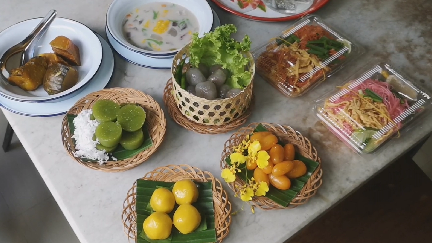 เปิดบ้านขาย ‘ขนมไทย‘ ได้วันละกว่า 6 พันบาท เปิดบ้านขาย ‘ขนมไทย‘ ได้วันละกว่า 6 พันบาท