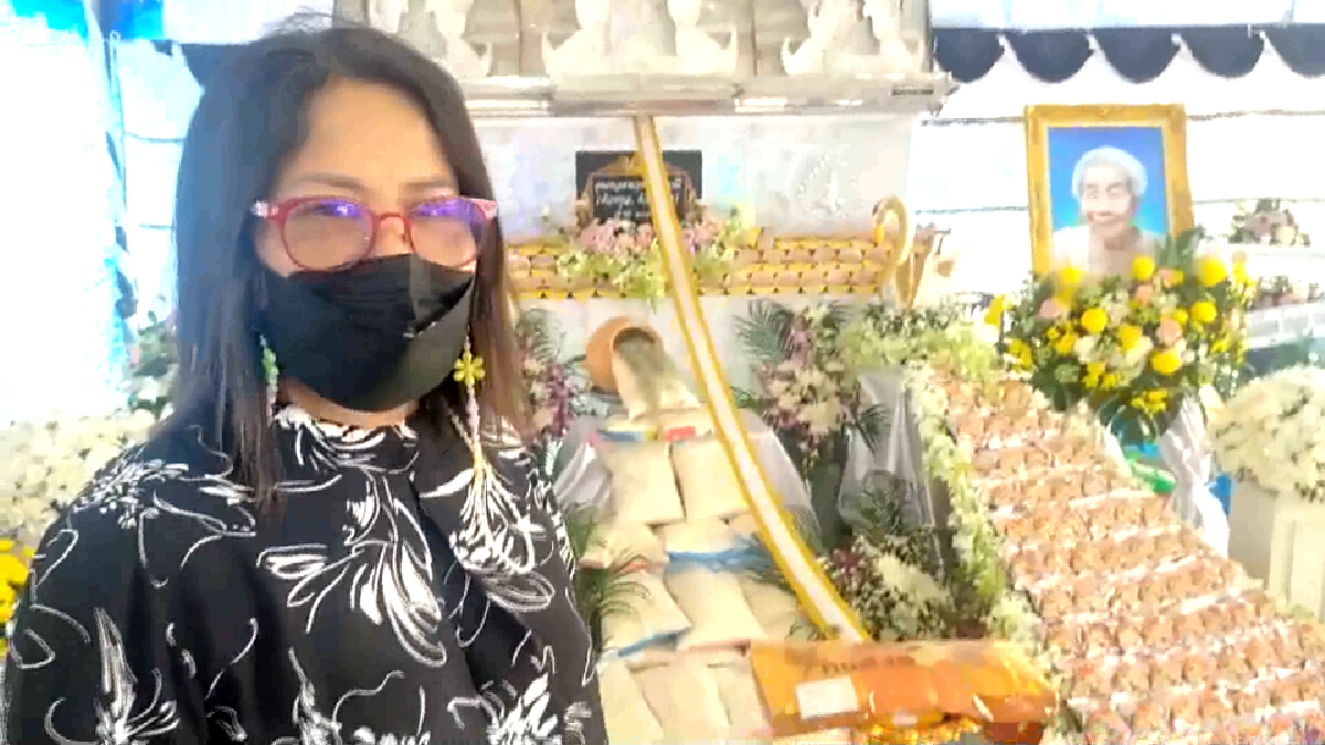 งานศพปันสุข!!  "ข้าวสาร-ปลากระป๋อง-บะหมี่กึ่งสำเร็จรูป" ตกแต่งหน้าหีบศพ