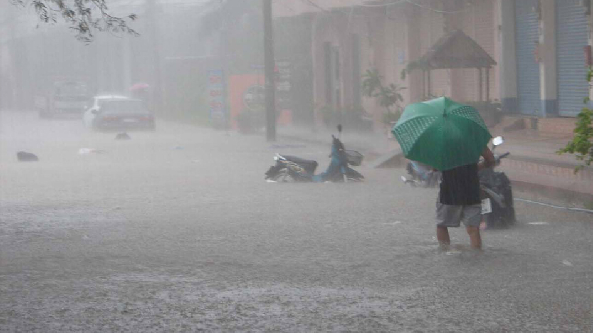 กรมอุตุฯ ย้ำ อิทธิพล “พายุเตี้ยนหมู่” ฝนหนัก จ่อถล่ม 45 จังหวัดทั่วไทย