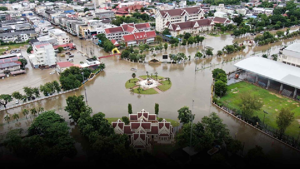 แจ้งเตือน ปชช.กลางเมืองชัยภูมิเก็บของขึ้นที่สูง คาดน้ำมาอีกคืนนี้