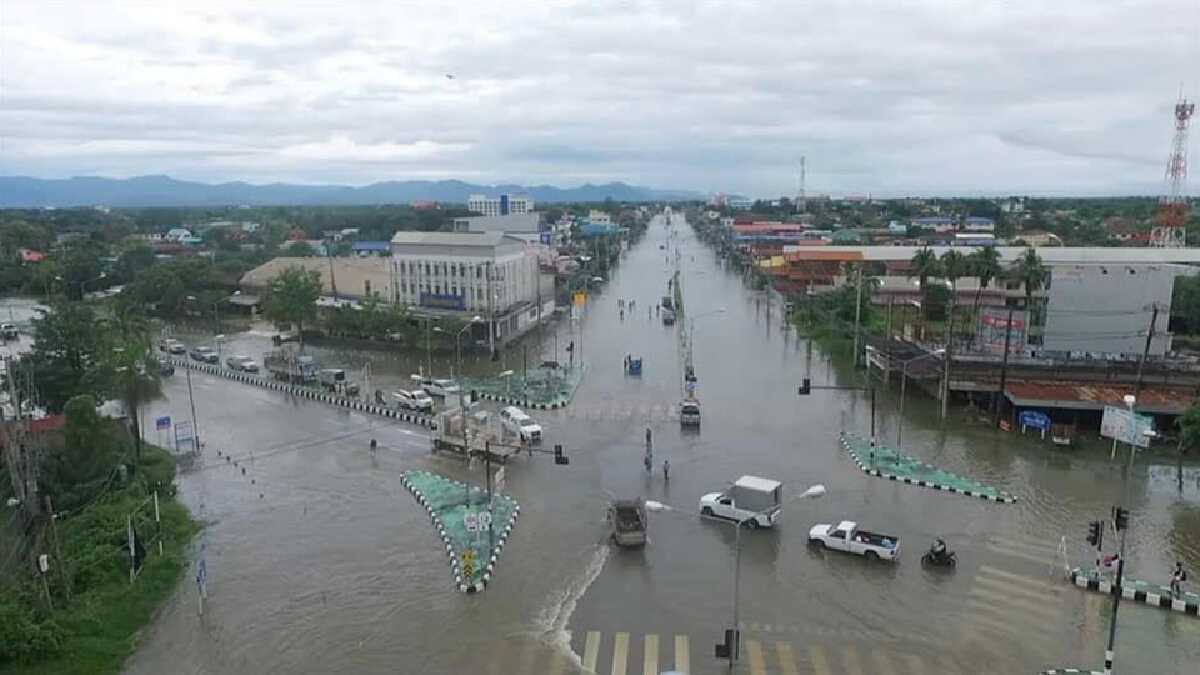 สุโขทัย น้ำแม่มอก-แม่รำพัน เอ่อล้นเข้าท่วมเขตเศรษฐกิจเมืองฝั่งขวา สุโขทัย น้ำแม่มอก-แม่รำพัน เอ่อล้นเข้าท่วมเขตเศรษฐกิจเมืองฝั่งขวา