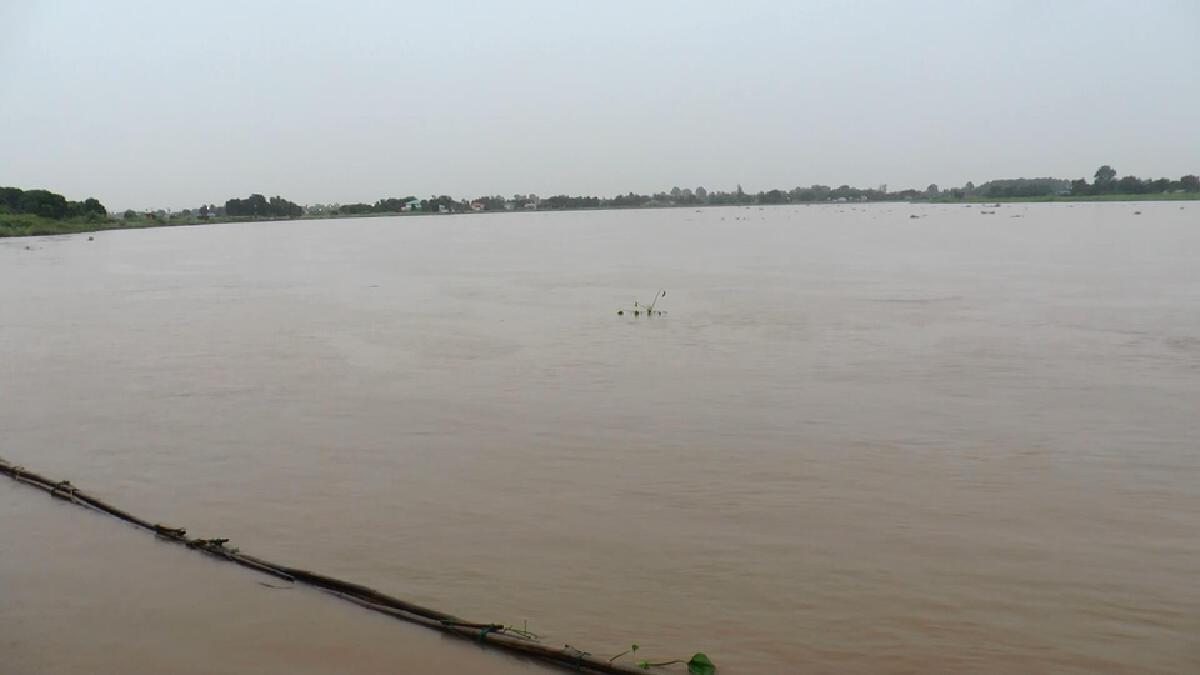 สถานการณ์น้ำสะแกกรัง อุทัยธานีน่าเป็นห่วงใกล้วิกฤติแล้ว สถานการณ์น้ำสะแกกรัง อุทัยธานีน่าเป็นห่วงใกล้วิกฤติแล้ว