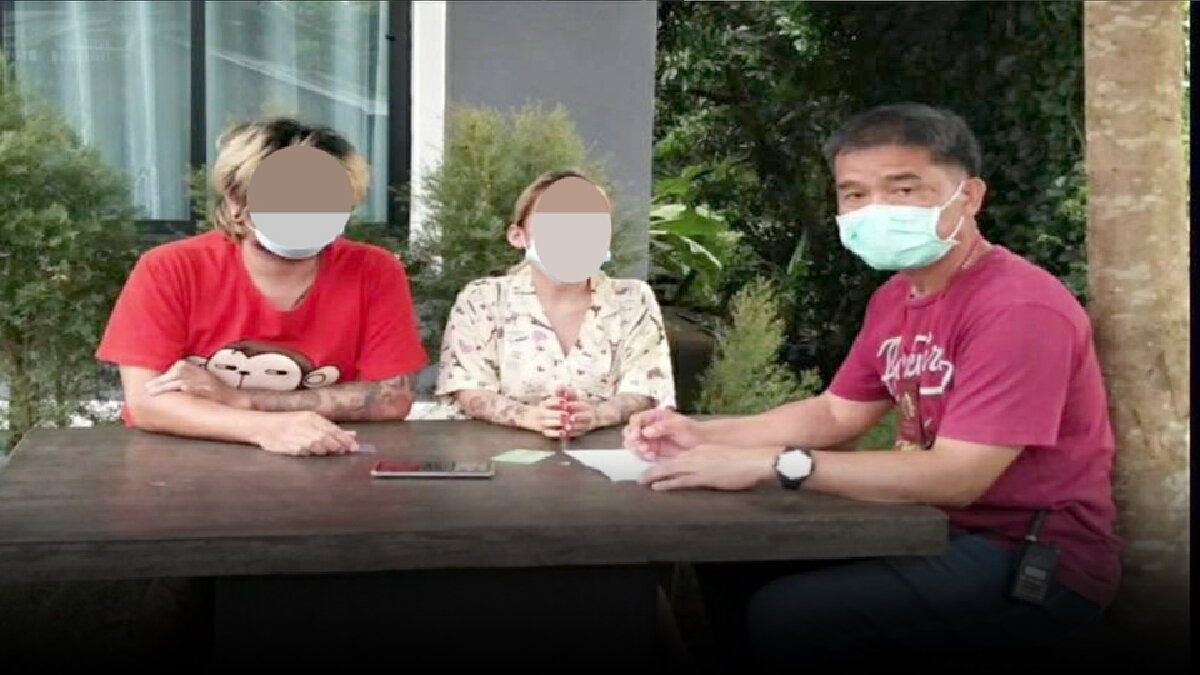 จนมุม! รวบสองผัวเมียคลิป “ดูดนมออนไลน์” จนมุม! รวบสองผัวเมียคลิป “ดูดนมออนไลน์”