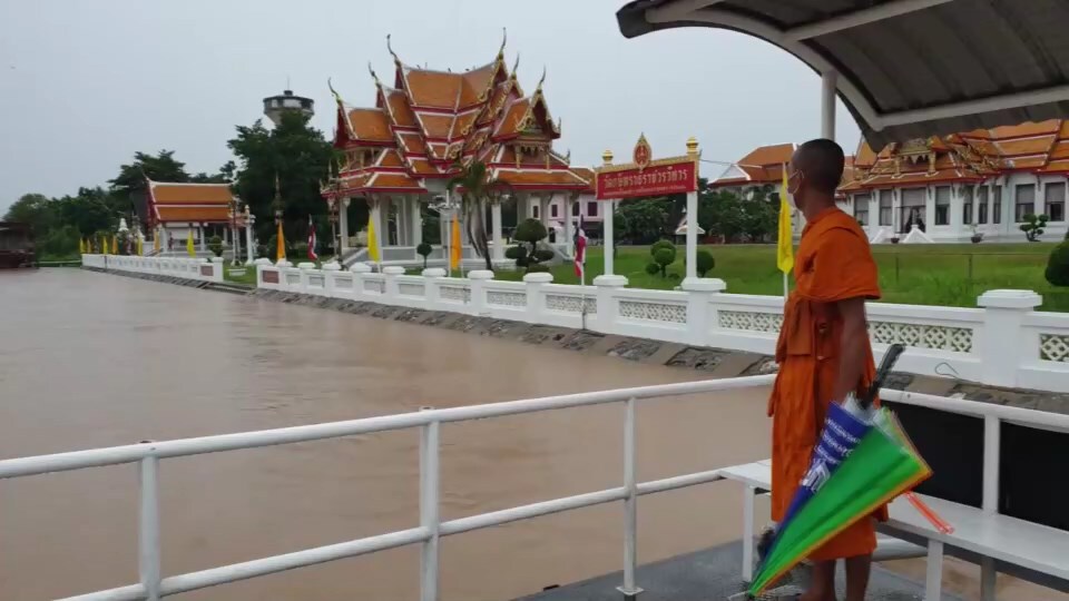 วัดดังริมแม่น้ำเจ้าพระยา เฝ้าระวังต่อเนื่องหลังระดับน้ำเพิ่มสูงขึ้น วัดดังริมแม่น้ำเจ้าพระยา เฝ้าระวังต่อเนื่องหลังระดับน้ำเพิ่มสูงขึ้น