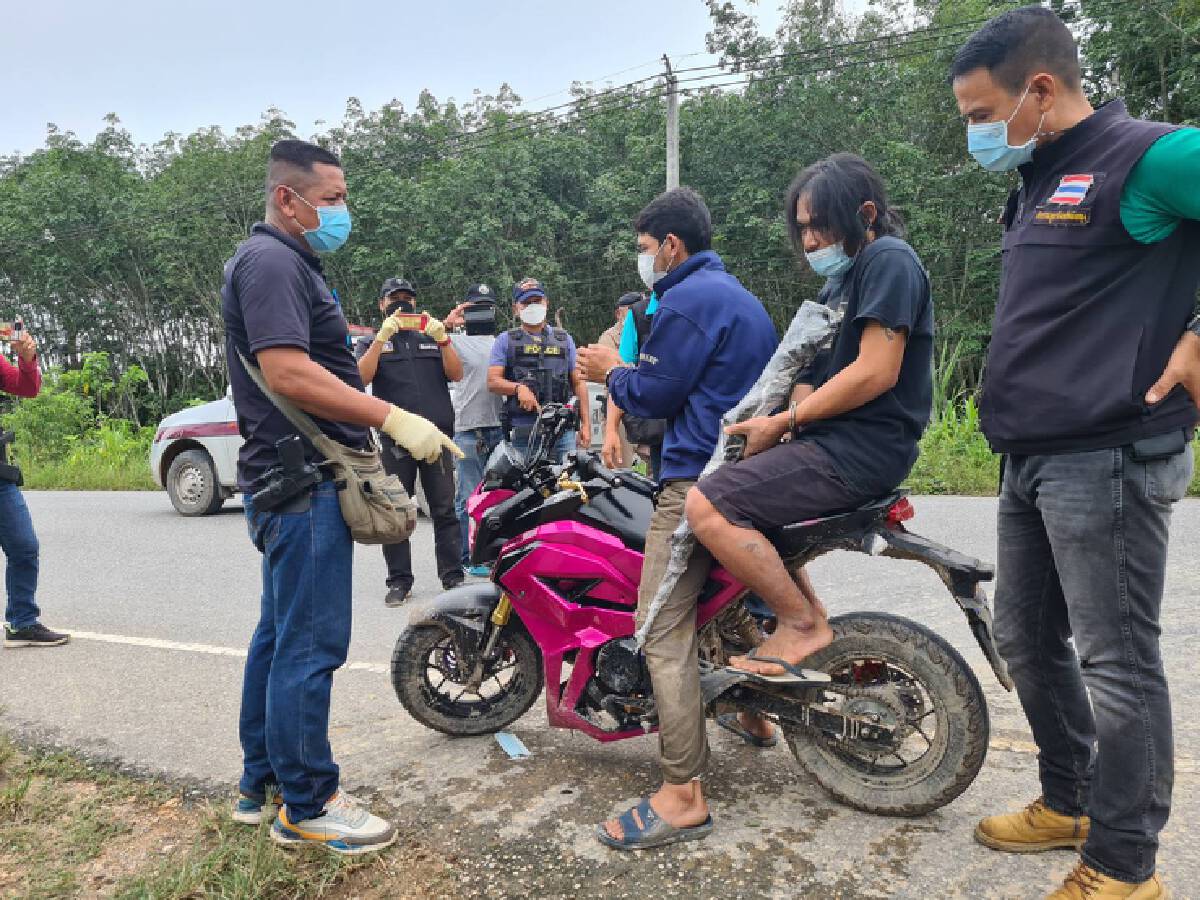 ตำรวจพัทลุงจับ 4 ผู้ต้องหาหลังก่อเหตุยิงบ้านชาวบ้านกลางดึก ตำรวจพัทลุงจับ 4 ผู้ต้องหาหลังก่อเหตุยิงบ้านชาวบ้านกลางดึก