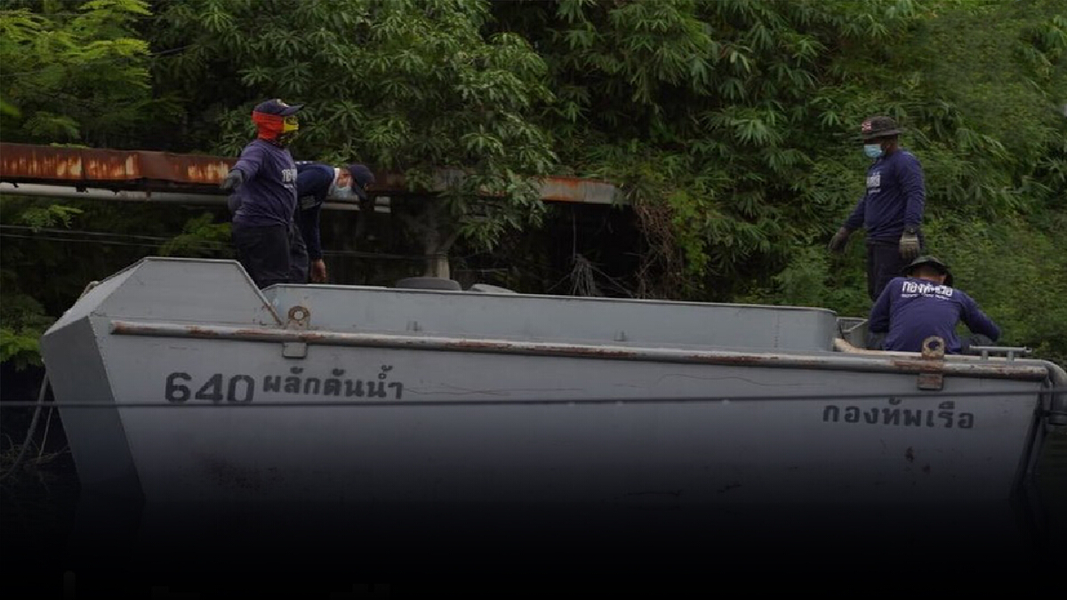 กองทัพเรือ จัดเรือผลักดันน้ำเร่งระบายน้ำท่วมสมุทรปราการ กองทัพเรือ จัดเรือผลักดันน้ำเร่งระบายน้ำท่วมสมุทรปราการ
