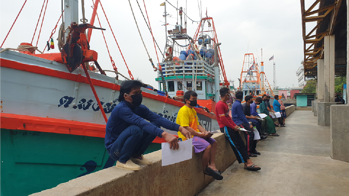 เจ้าของเรือประมงไม่รอรัฐควักเงินซื้อซิโนฟาร์มให้ลูกเรือต่างด้าว 800 คน