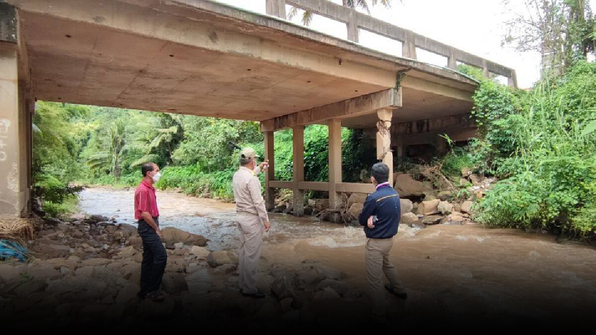หวั่นอันตราย สะพานและถนนเส้นทางภูลมโลถูกน้ำกัดเซาะชำรุด หวั่นอันตราย สะพานและถนนเส้นทางภูลมโลถูกน้ำกัดเซาะชำรุด