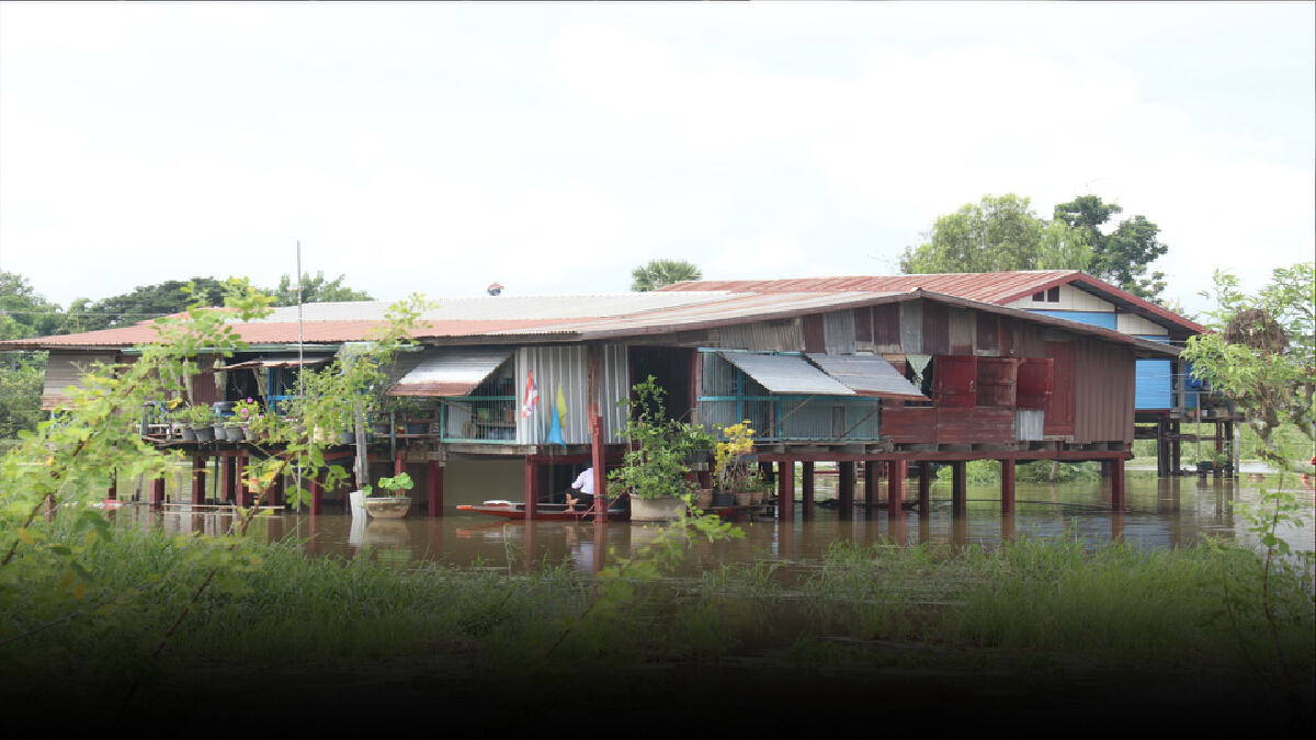 "แม่น้ำยม"เอ่อล้นท่วมบ้านเรือนลุ่มต่ำ "แม่น้ำยม"เอ่อล้นท่วมบ้านเรือนลุ่มต่ำ