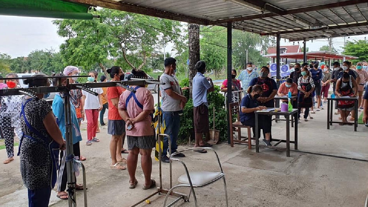 คลัสเตอร์ตลาดสุรนารีลามไม่หยุดแม่ค้าตลาดสระครกติดด้วย คลัสเตอร์ตลาดสุรนารีลามไม่หยุดแม่ค้าตลาดสระครกติดด้วย