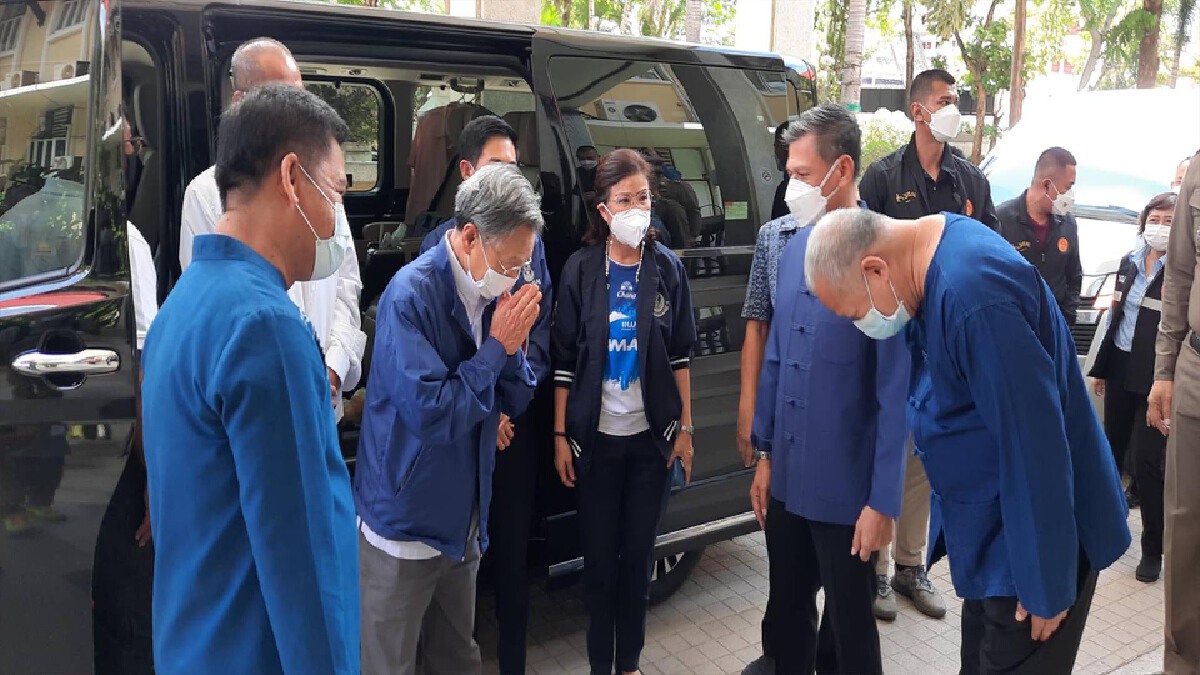 "ชวน"ชี้ปรับครม.-ยุบสภาเป็นเรื่องของฝ่ายบริหาร "ชวน"ชี้ปรับครม.-ยุบสภาเป็นเรื่องของฝ่ายบริหาร