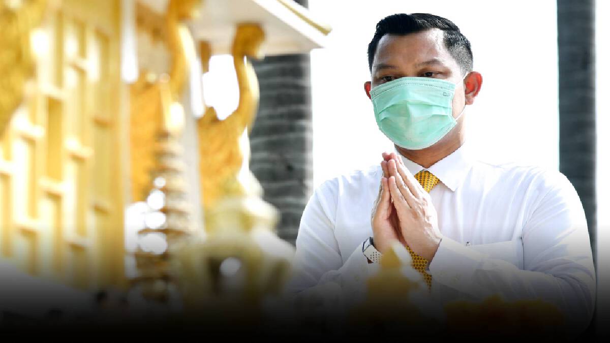 โฆษกรัฐบาล ไหว้สิ่งศักดิ์สิทธิ์ประจำทำเนียบรัฐบาล เพื่อความเป็นสิริมงค