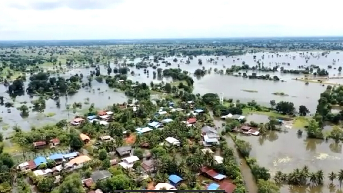 ด่านขุนทดท่วมหนักในรอบ 10 ปีผวาอิทธิพลพายุเตี้ยนหมู่ (คลิป) ด่านขุนทดท่วมหนักในรอบ 10 ปีผวาอิทธิพลพายุเตี้ยนหมู่ (คลิป)