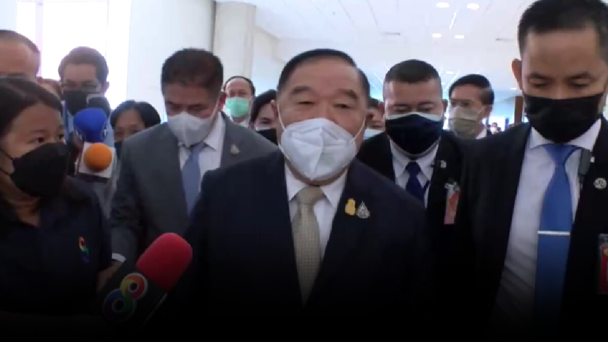 เปิดคลิป ! “บิ๊กป้อม” เก็บทรงไม่อยู่มือลั่นตุ๊ยแก้มนักข่าว เปิดคลิป ! “บิ๊กป้อม” เก็บทรงไม่อยู่มือลั่นตุ๊ยแก้มนักข่าว