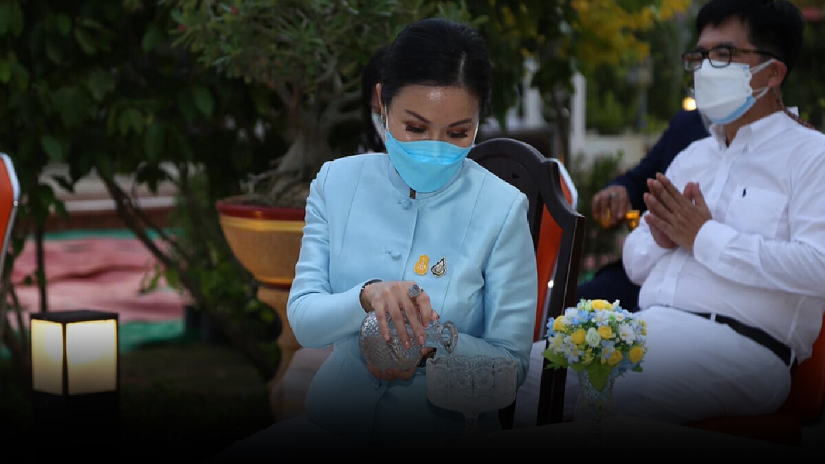 ‘นฤมล’ เคลื่อนไหวแล้ว หลังถูกปลด โพสต์ภาพกรวดน้ำเป็นประธานพิธียกฉัตร ‘นฤมล’ เคลื่อนไหวแล้ว หลังถูกปลด โพสต์ภาพกรวดน้ำเป็นประธานพิธียกฉัตร