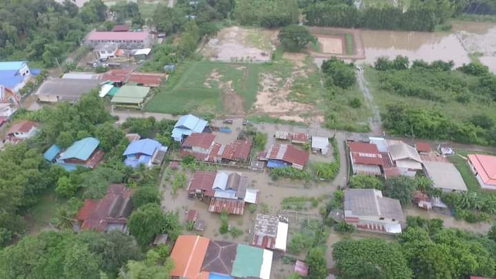 ภาพรวมอุทกภัยจังหวัดสิงห์บุรี รวม 3 อำเภอ 6 ตำบล 20 หมู่บ้าน ภาพรวมอุทกภัยจังหวัดสิงห์บุรี รวม 3 อำเภอ 6 ตำบล 20 หมู่บ้าน