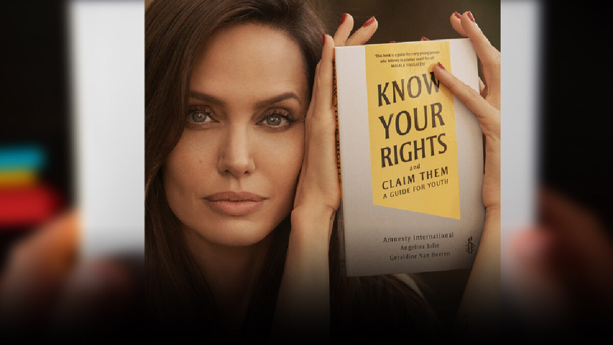 แองเจลินา โจลีร่วมกับแอมเนสตี้เปิดตัวหนังสือ “Know Your Right and Claim Them” แองเจลินา โจลีร่วมกับแอมเนสตี้เปิดตัวหนังสือ “Know Your Right and Claim Them”