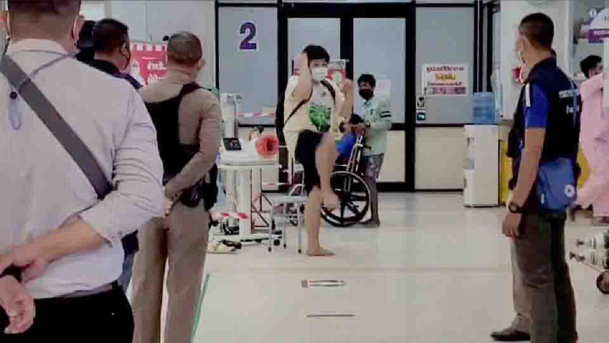 หนุ่มเกาหลีเครียดถูกกักตัว-คลุ้มคลั่งทุบข้าวของพังยับ