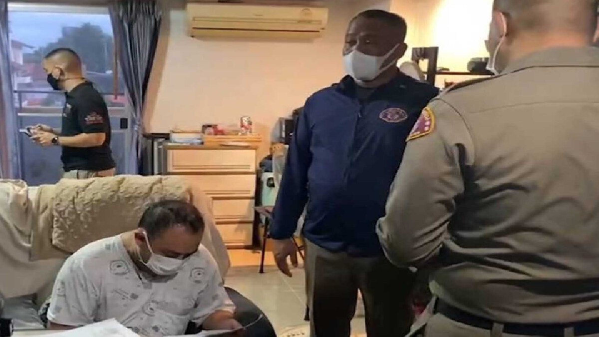 ตำรวจบุกค้น-จับแก๊งทุจริตลงทะเบียนวัคซีนโควิด 19