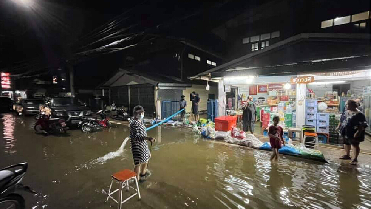 วังสะพุงอ่วมหนัก น้ำท่วมบ้านเรือนร้านค้า เสียหาย 250 หลัง วังสะพุงอ่วมหนัก น้ำท่วมบ้านเรือนร้านค้า เสียหาย 250 หลัง