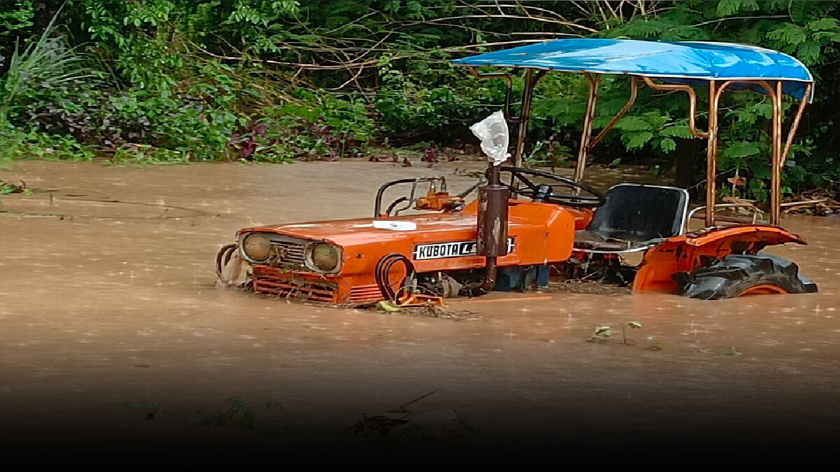 น้ำป่าหลากท่วม“วังทอง”-เร่งนำเรือช่วยชาวบ้าน น้ำป่าหลากท่วม“วังทอง”-เร่งนำเรือช่วยชาวบ้าน