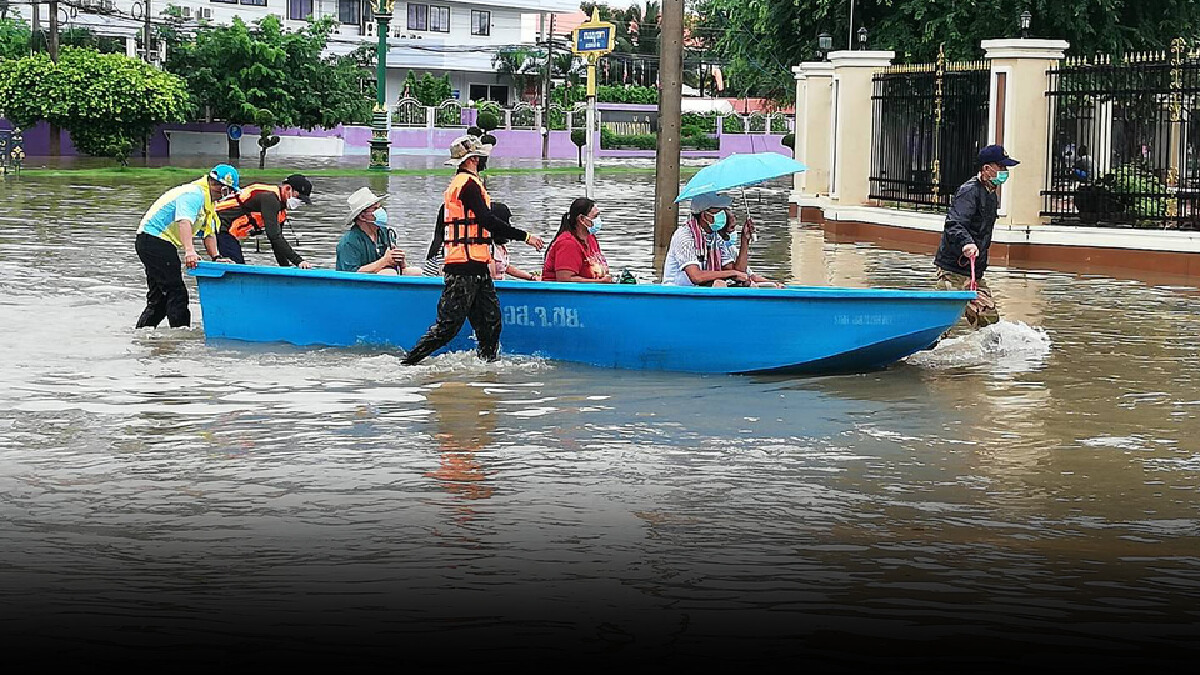 โซนเศรษฐกิจกลางเมืองชัยภูมิจมบาดาลหน้า รพ.ต้องใช้เรือรับส่งผู้ป่วย