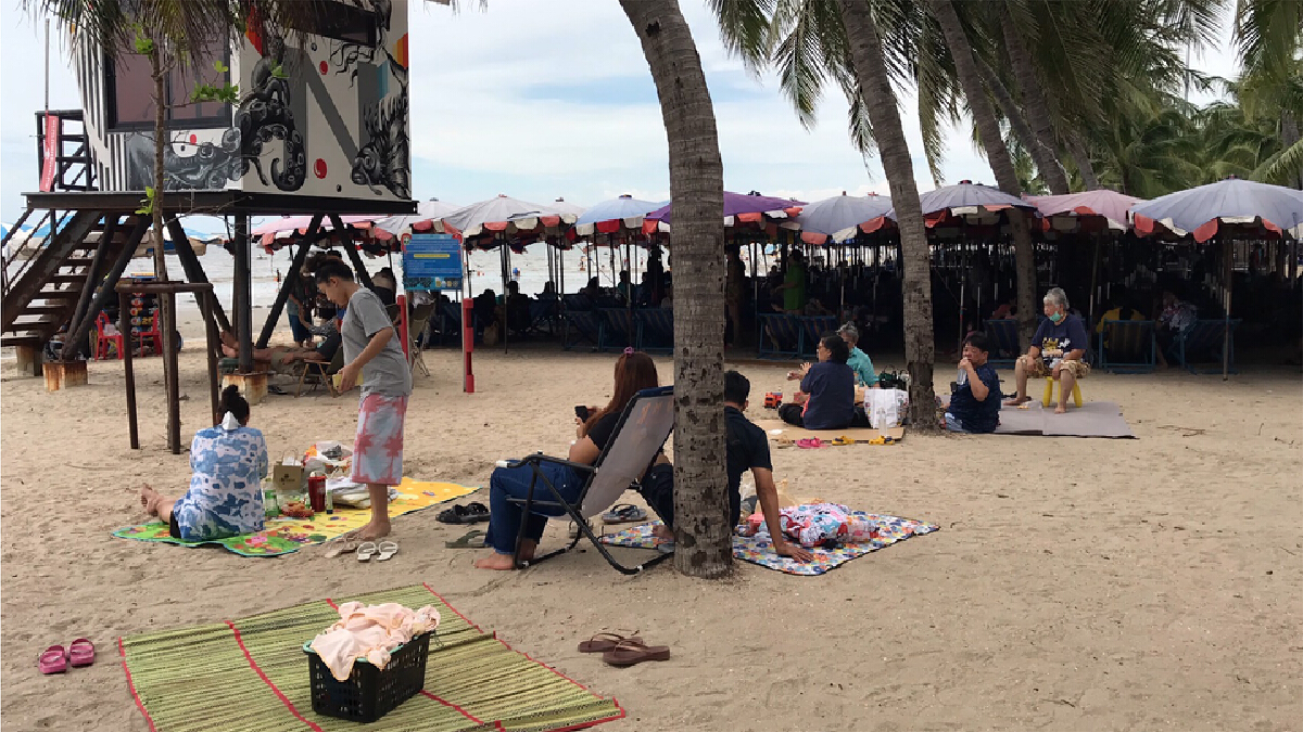 ชายหาดบางแสนเริ่มคึกคัก แม่ค้าแฮปปี้เอาเงินม.40มาลงทุนค้าขาย