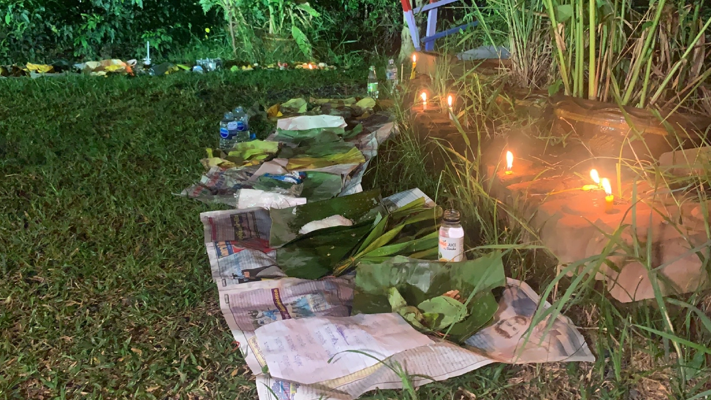 สารทลาว แห่ทำบุญวันปล่อยผีตั้งแต่กลางดึกยันรุ่งเช้า สารทลาว แห่ทำบุญวันปล่อยผีตั้งแต่กลางดึกยันรุ่งเช้า