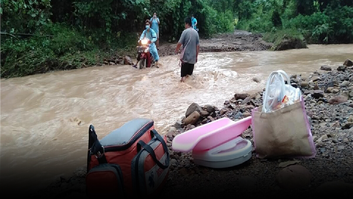 พยาบาล ทหาร ครู อบต. ร่วมทำคลอดฉุกเฉินทารกน้อย