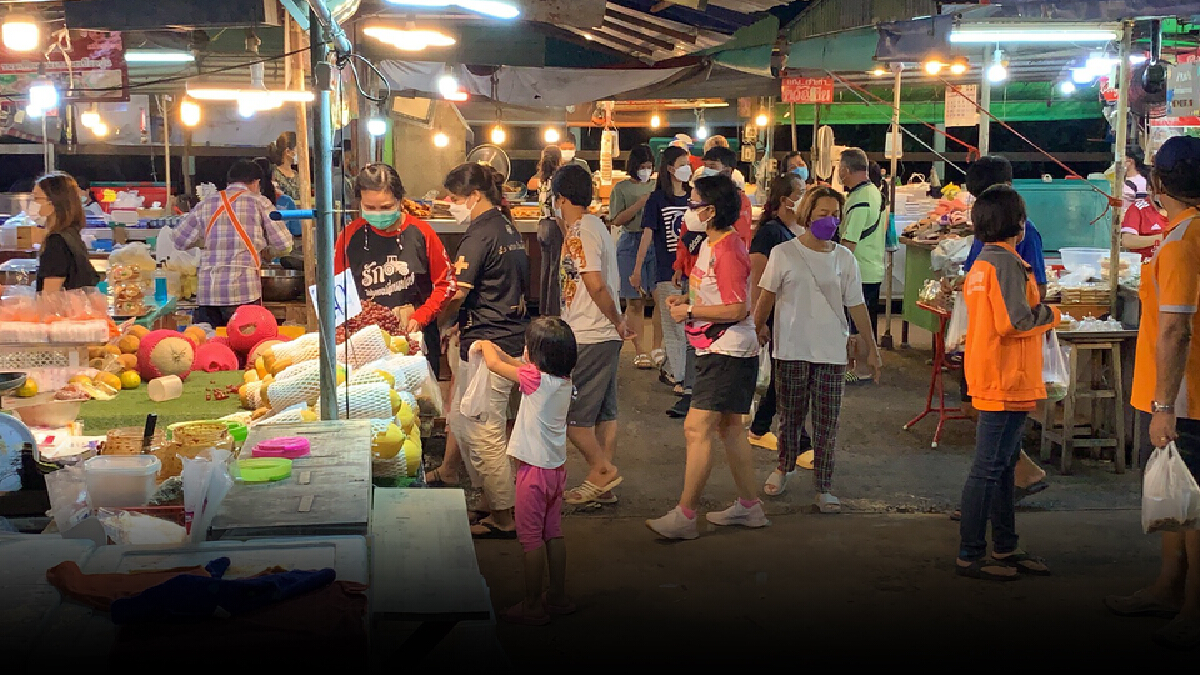 ตลาดโต้รุ่งเมืองศรีสะเกษกลับมาคึกคัก หลังปลดล็อก ตลาดโต้รุ่งเมืองศรีสะเกษกลับมาคึกคัก หลังปลดล็อก
