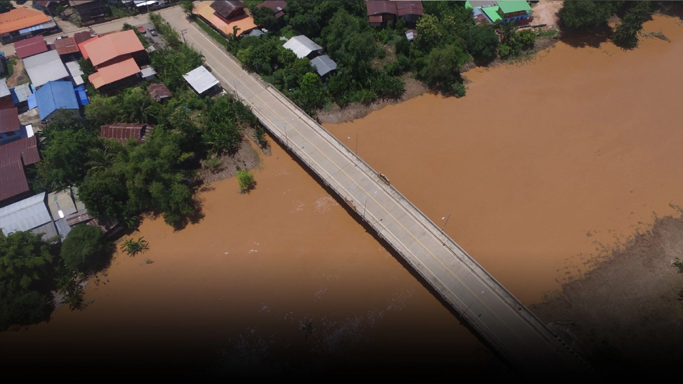 น้ำหลาก“วังทอง”เริ่มลดลง-ไหลเข้าทุ่งบึงพร้าว