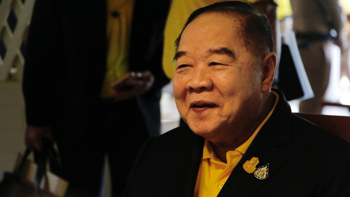 "บิ๊กป้อม"ยิ้มรับสบายดีหลังลื่นล้มระหว่างร่วมงานศพ "บิ๊กป้อม"ยิ้มรับสบายดีหลังลื่นล้มระหว่างร่วมงานศพ