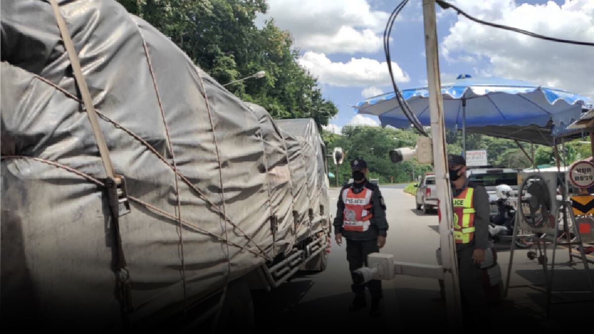 สั่งฟันดาบตำรวจรีดเงินรถบรรทุกเฟอร์นิเจอร์