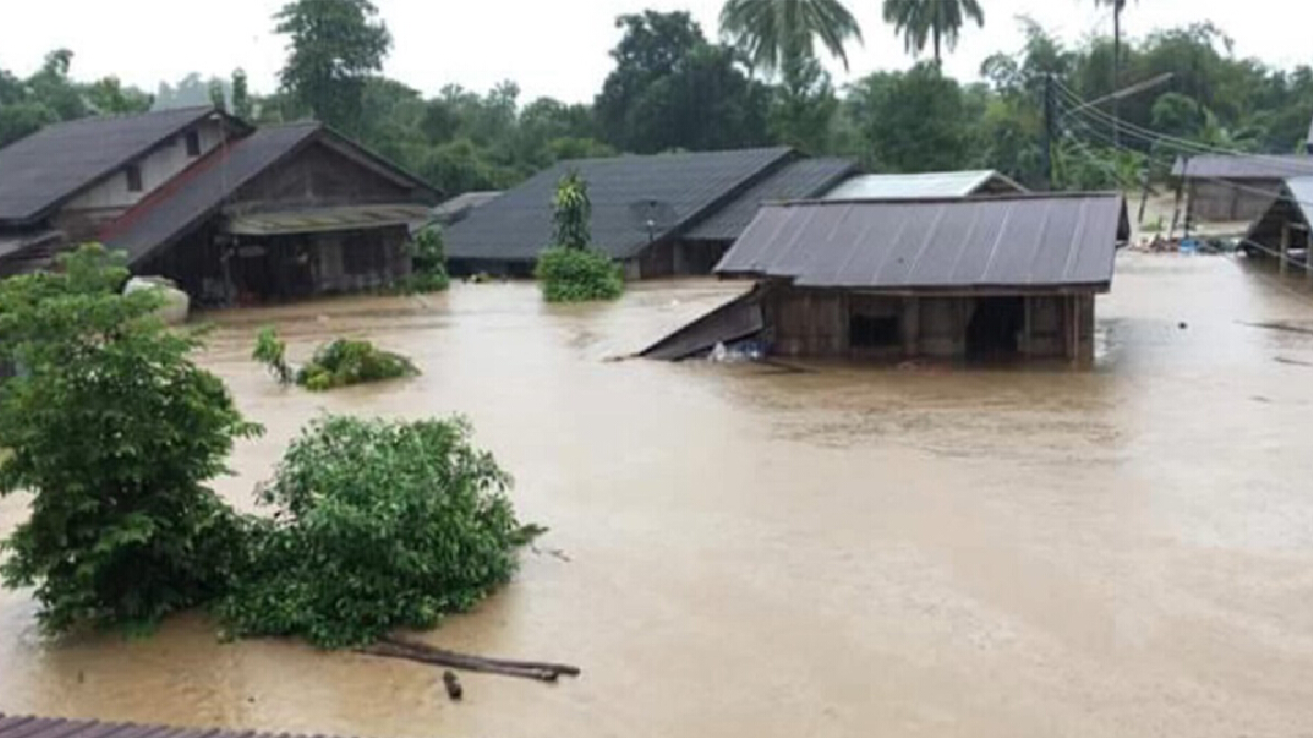 ด่านซ้าย มวลน้ำไหลท่วม 200 หลังคาเรือน ด่านซ้าย มวลน้ำไหลท่วม 200 หลังคาเรือน