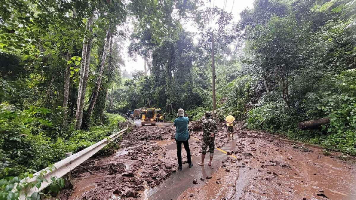 ระทึก! เกิดดินสไลด์บนอุทยานแห่งชาติเขาใหญ่หลังฝนตกหนักต่อเนื่อง ระทึก! เกิดดินสไลด์บนอุทยานแห่งชาติเขาใหญ่หลังฝนตกหนักต่อเนื่อง