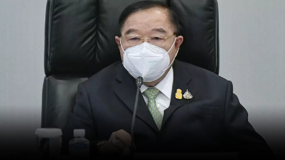 “บิ๊กป้อม” ปัดข่าวคุม มท.1 พ่วงปลัดฉิ่ง มท.2 ยัน พปชร. มีกลุ่มเดียวชัดเจน